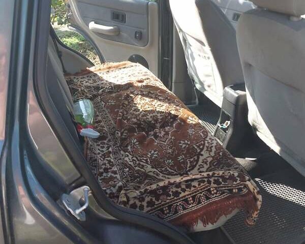 Серый Ленд Ровер Фрилендер, объемом двигателя 1.8 л и пробегом 137 тыс. км за 4000 $, фото 6 на Automoto.ua