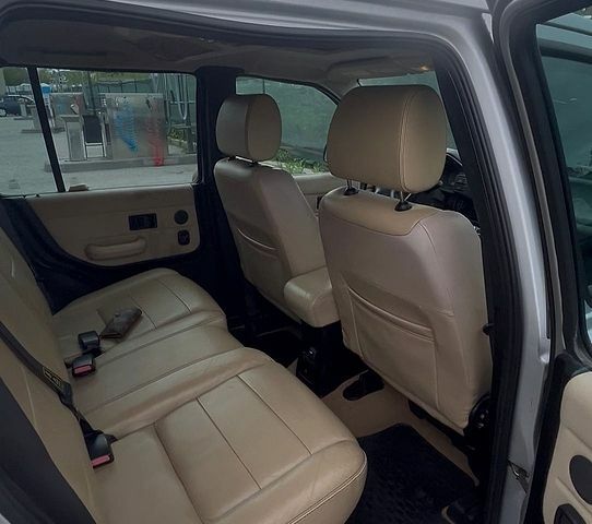 Сірий Ленд Ровер Freelander, об'ємом двигуна 2.5 л та пробігом 250 тис. км за 5000 $, фото 7 на Automoto.ua