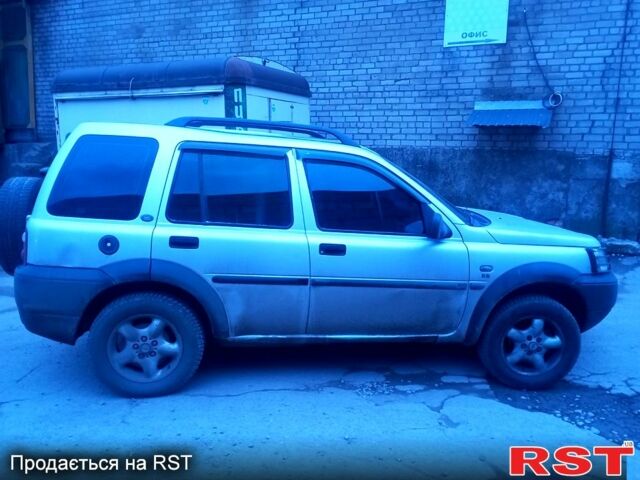 Серый Ленд Ровер Фрилендер, объемом двигателя 2 л и пробегом 300 тыс. км за 4500 $, фото 2 на Automoto.ua