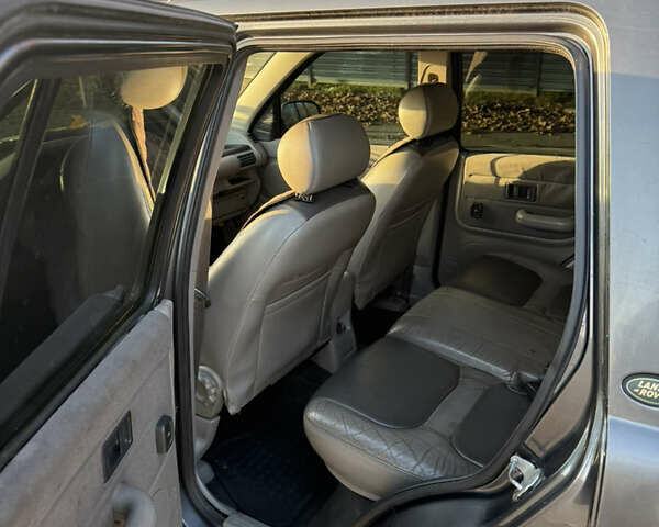 Серый Ленд Ровер Фрилендер, объемом двигателя 1.95 л и пробегом 200 тыс. км за 3900 $, фото 8 на Automoto.ua