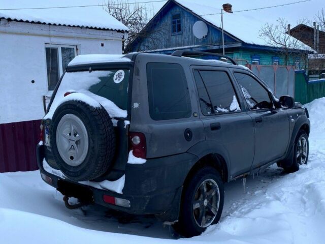 Серый Ленд Ровер Фрилендер, объемом двигателя 2 л и пробегом 340 тыс. км за 2400 $, фото 1 на Automoto.ua