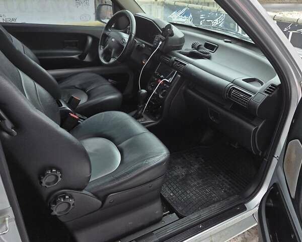 Сірий Ленд Ровер Freelander, об'ємом двигуна 2 л та пробігом 170 тис. км за 7000 $, фото 11 на Automoto.ua