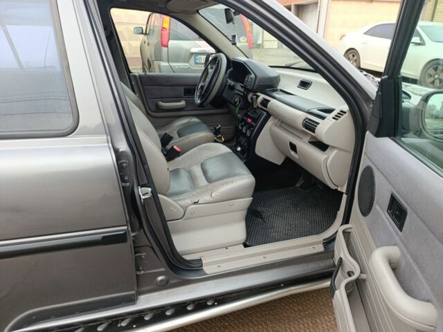 Серый Ленд Ровер Фрилендер, объемом двигателя 1.8 л и пробегом 245 тыс. км за 2800 $, фото 10 на Automoto.ua