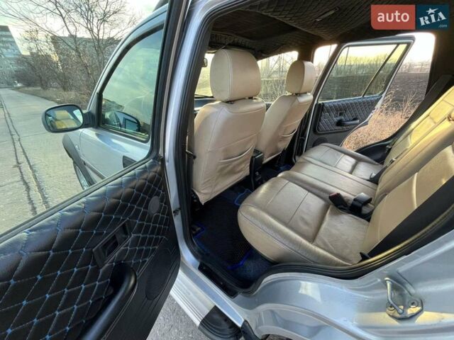 Сірий Ленд Ровер Freelander, об'ємом двигуна 2 л та пробігом 138 тис. км за 6600 $, фото 11 на Automoto.ua
