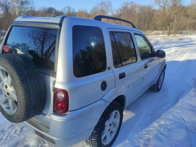 Серый Ленд Ровер Фрилендер, объемом двигателя 2 л и пробегом 290 тыс. км за 2100 $, фото 3 на Automoto.ua