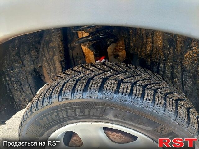 Серый Ленд Ровер Фрилендер, объемом двигателя 2 л и пробегом 300 тыс. км за 2750 $, фото 8 на Automoto.ua