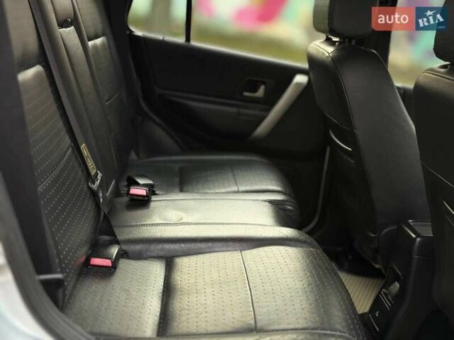 Серый Ленд Ровер Фрилендер, объемом двигателя 2.5 л и пробегом 227 тыс. км за 6799 $, фото 20 на Automoto.ua