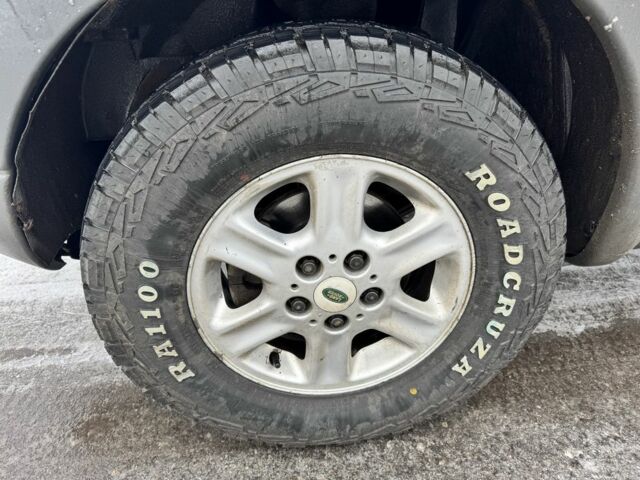 Серый Ленд Ровер Фрилендер, объемом двигателя 2 л и пробегом 290 тыс. км за 2600 $, фото 11 на Automoto.ua