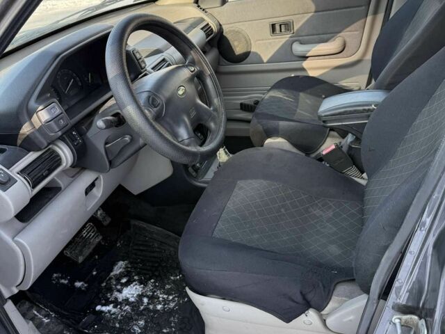 Серый Ленд Ровер Фрилендер, объемом двигателя 2 л и пробегом 277 тыс. км за 3000 $, фото 6 на Automoto.ua