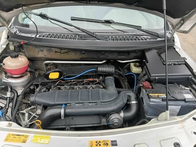 Серый Ленд Ровер Фрилендер, объемом двигателя 2 л и пробегом 200 тыс. км за 2800 $, фото 9 на Automoto.ua