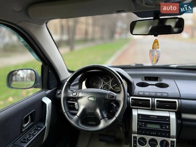 Серый Ленд Ровер Фрилендер, объемом двигателя 2.5 л и пробегом 227 тыс. км за 6799 $, фото 15 на Automoto.ua