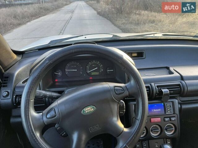 Сірий Ленд Ровер Freelander, об'ємом двигуна 2 л та пробігом 138 тис. км за 6600 $, фото 16 на Automoto.ua