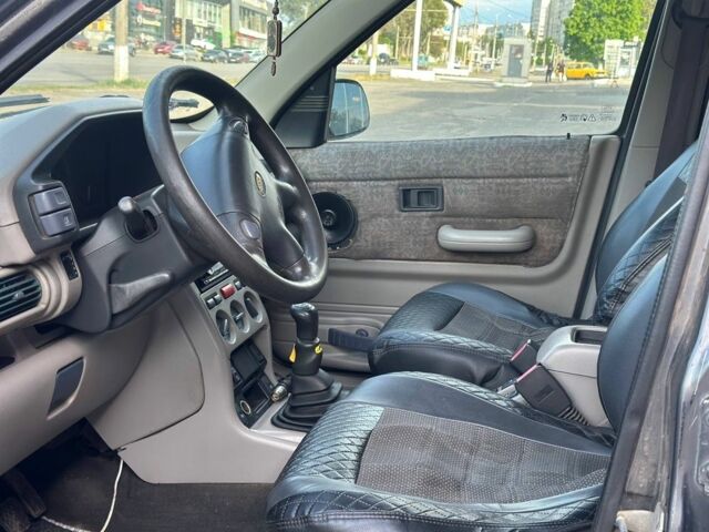 Сірий Ленд Ровер Freelander, об'ємом двигуна 2 л та пробігом 225 тис. км за 2499 $, фото 6 на Automoto.ua