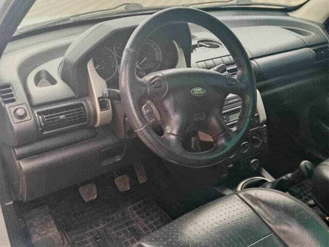 Ленд Ровер Фрилендер 2004 в Нежине на Automoto.ua Серый Ленд Ровер Фрилендер, объемом двигателя 2 л и пробегом 298 тыс. км за 7600 $, фото 9 на Automoto.ua