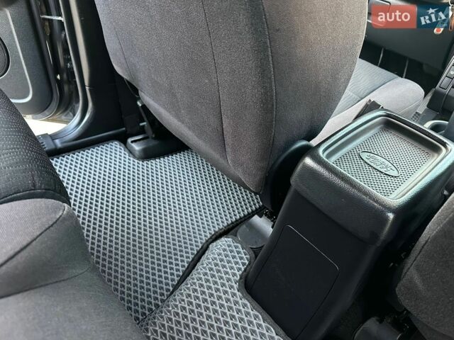 Сірий Ленд Ровер Freelander, об'ємом двигуна 2 л та пробігом 410 тис. км за 5200 $, фото 31 на Automoto.ua