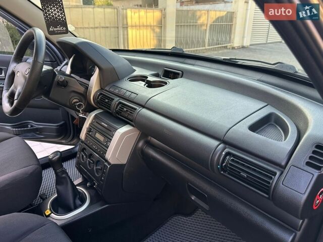Сірий Ленд Ровер Freelander, об'ємом двигуна 2 л та пробігом 410 тис. км за 5200 $, фото 19 на Automoto.ua