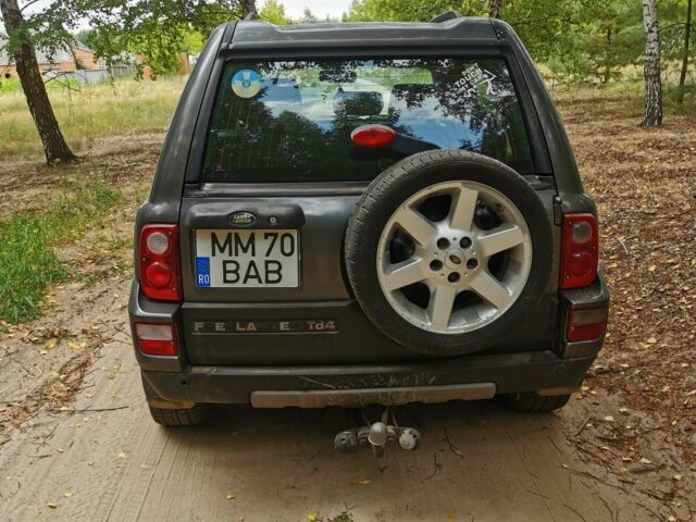 Серый Ленд Ровер Фрилендер, объемом двигателя 2 л и пробегом 242 тыс. км за 3000 $, фото 1 на Automoto.ua