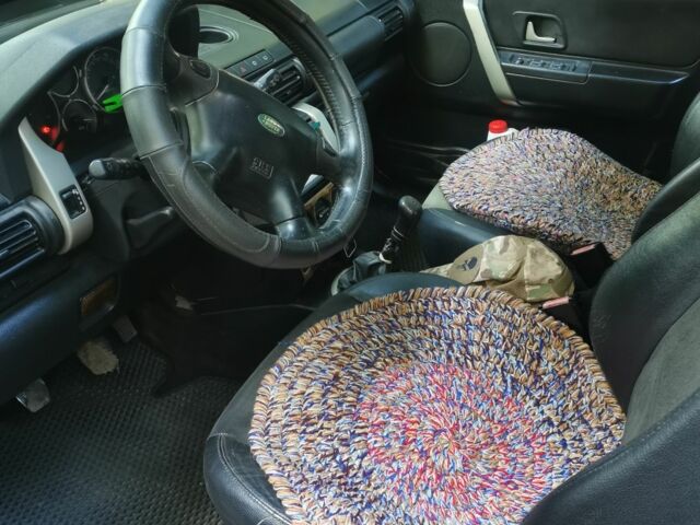 Серый Ленд Ровер Фрилендер, объемом двигателя 2 л и пробегом 242 тыс. км за 3000 $, фото 5 на Automoto.ua