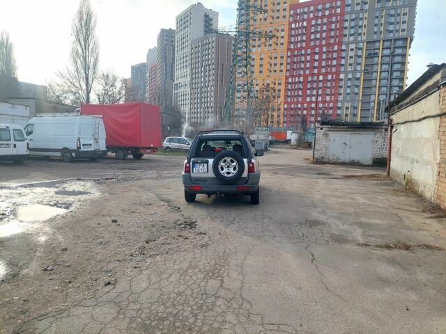 Серый Ленд Ровер Фрилендер, объемом двигателя 2 л и пробегом 310 тыс. км за 2750 $, фото 3 на Automoto.ua