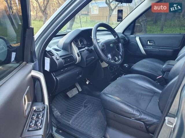 Серый Ленд Ровер Фрилендер, объемом двигателя 1.95 л и пробегом 309 тыс. км за 7300 $, фото 31 на Automoto.ua