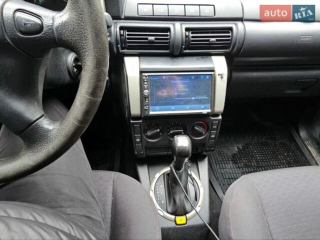 Серый Ленд Ровер Фрилендер, объемом двигателя 1.95 л и пробегом 322 тыс. км за 8100 $, фото 4 на Automoto.ua
