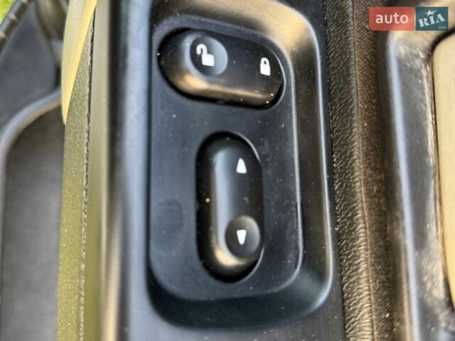 Серый Ленд Ровер Фрилендер, объемом двигателя 1.95 л и пробегом 323 тыс. км за 6000 $, фото 9 на Automoto.ua