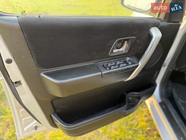 Серый Ленд Ровер Фрилендер, объемом двигателя 1.95 л и пробегом 323 тыс. км за 6000 $, фото 30 на Automoto.ua