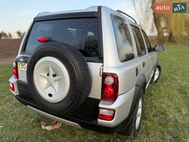 Серый Ленд Ровер Фрилендер, объемом двигателя 1.95 л и пробегом 323 тыс. км за 6000 $, фото 72 на Automoto.ua