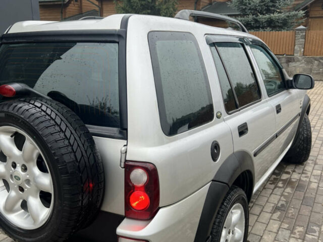 Сірий Ленд Ровер Freelander, об'ємом двигуна 2 л та пробігом 330 тис. км за 8800 $, фото 4 на Automoto.ua