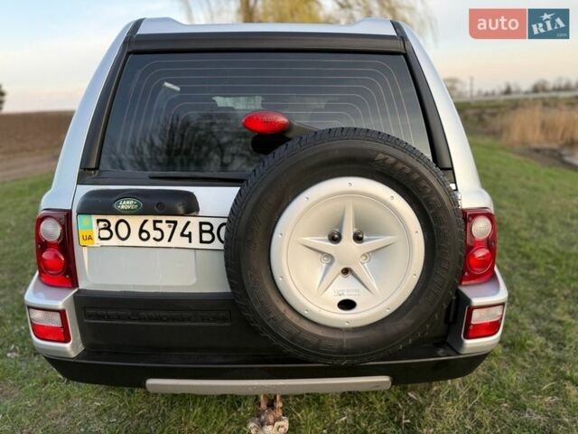 Серый Ленд Ровер Фрилендер, объемом двигателя 1.95 л и пробегом 323 тыс. км за 6000 $, фото 71 на Automoto.ua