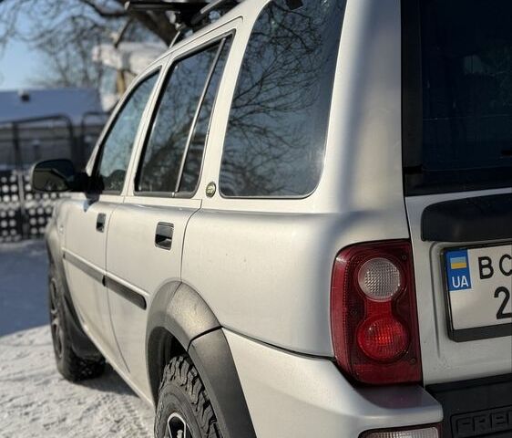 Серый Ленд Ровер Фрилендер, объемом двигателя 2 л и пробегом 205 тыс. км за 7999 $, фото 4 на Automoto.ua