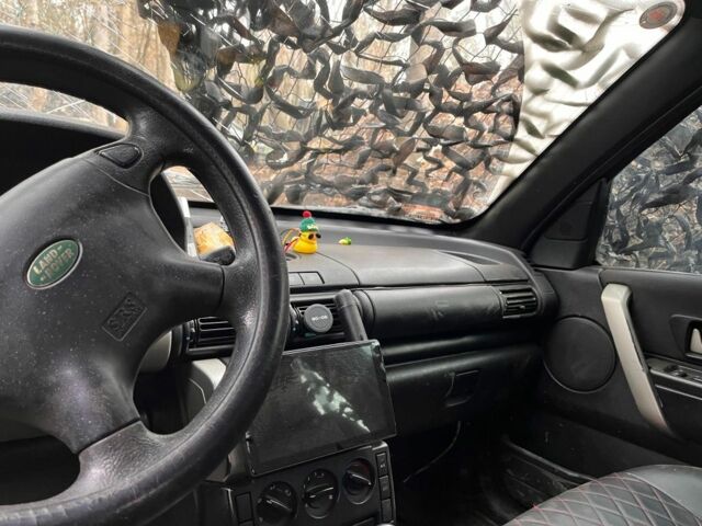 Серый Ленд Ровер Фрилендер, объемом двигателя 2 л и пробегом 320 тыс. км за 2200 $, фото 2 на Automoto.ua