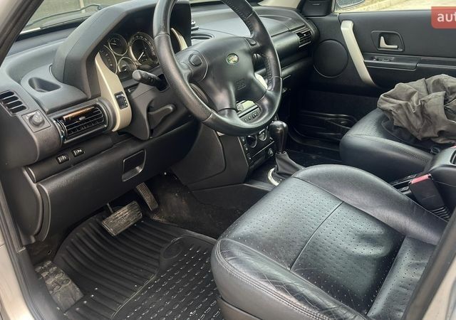 Серый Ленд Ровер Фрилендер, объемом двигателя 1.95 л и пробегом 205 тыс. км за 6900 $, фото 6 на Automoto.ua