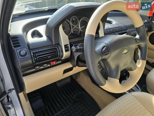 Сірий Ленд Ровер Freelander, об'ємом двигуна 1.95 л та пробігом 250 тис. км за 7650 $, фото 15 на Automoto.ua