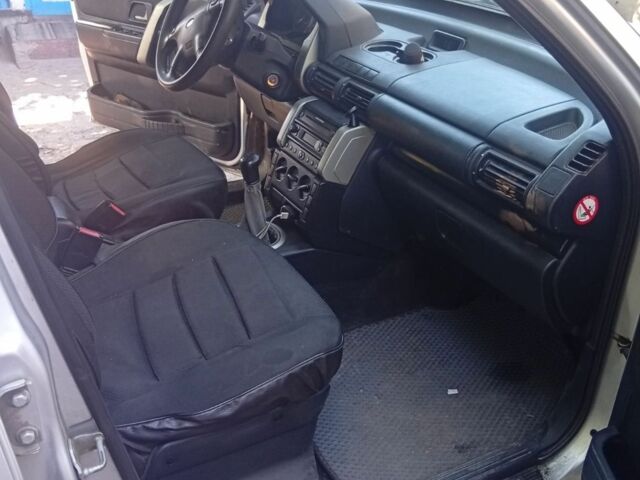 Сірий Ленд Ровер Freelander, об'ємом двигуна 2 л та пробігом 300 тис. км за 1700 $, фото 3 на Automoto.ua