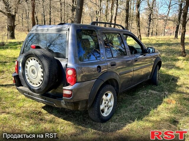 Серый Ленд Ровер Фрилендер, объемом двигателя 2 л и пробегом 300 тыс. км за 2600 $, фото 2 на Automoto.ua