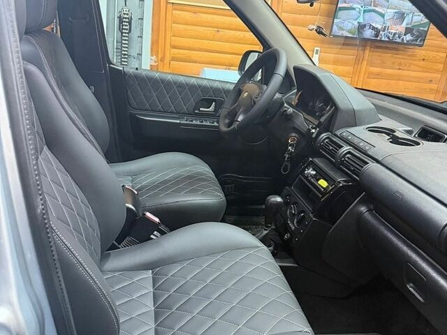 Сірий Ленд Ровер Freelander, об'ємом двигуна 1.95 л та пробігом 250 тис. км за 9500 $, фото 6 на Automoto.ua