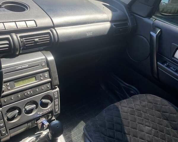 Сірий Ленд Ровер Freelander, об'ємом двигуна 2 л та пробігом 278 тис. км за 7200 $, фото 17 на Automoto.ua