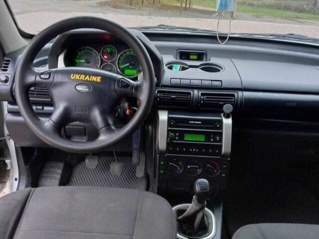 Сірий Ленд Ровер Freelander, об'ємом двигуна 2 л та пробігом 300 тис. км за 3200 $, фото 7 на Automoto.ua