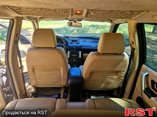 Серый Ленд Ровер Фрилендер, объемом двигателя 2.5 л и пробегом 86 тыс. км за 3500 $, фото 6 на Automoto.ua