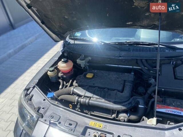 Сірий Ленд Ровер Freelander, об'ємом двигуна 2 л та пробігом 278 тис. км за 7200 $, фото 22 на Automoto.ua