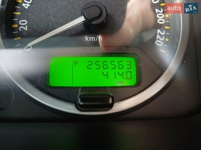 Сірий Ленд Ровер Freelander, об'ємом двигуна 2.18 л та пробігом 257 тис. км за 9500 $, фото 11 на Automoto.ua