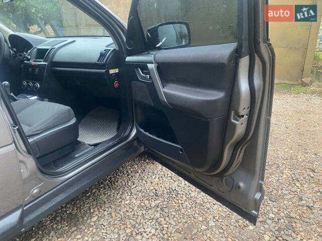 Серый Ленд Ровер Фрилендер, объемом двигателя 2.2 л и пробегом 210 тыс. км за 8000 $, фото 9 на Automoto.ua