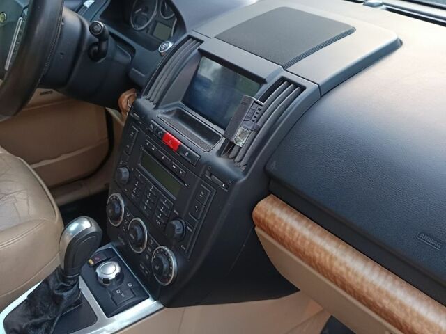 Сірий Ленд Ровер Freelander, об'ємом двигуна 2.18 л та пробігом 270 тис. км за 9900 $, фото 4 на Automoto.ua