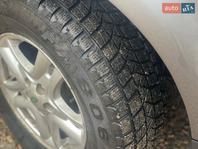 Серый Ленд Ровер Фрилендер, объемом двигателя 2.2 л и пробегом 210 тыс. км за 8000 $, фото 21 на Automoto.ua