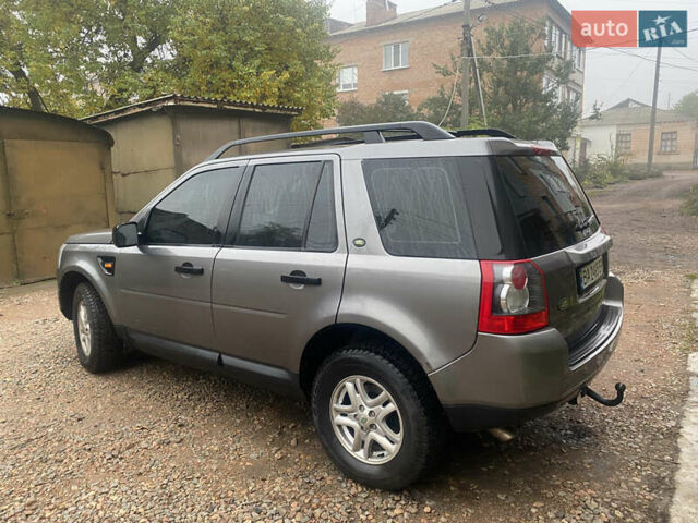 Серый Ленд Ровер Фрилендер, объемом двигателя 2.2 л и пробегом 210 тыс. км за 8000 $, фото 6 на Automoto.ua