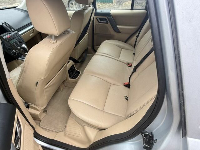 Сірий Ленд Ровер Freelander, об'ємом двигуна 2.2 л та пробігом 180 тис. км за 5600 $, фото 5 на Automoto.ua