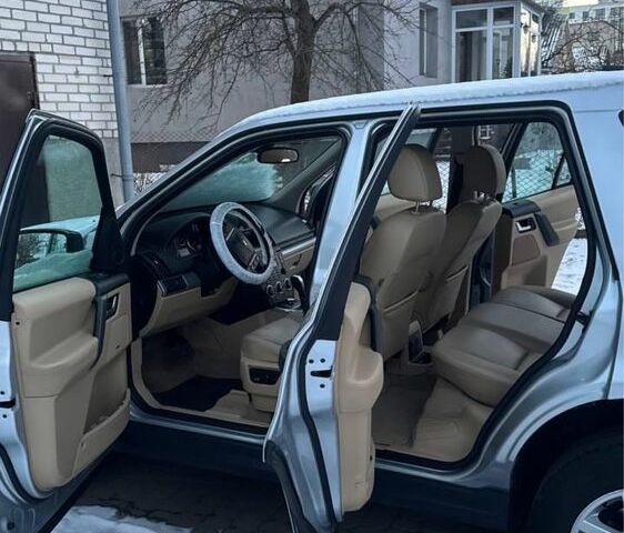 Серый Ленд Ровер Фрилендер, объемом двигателя 2.2 л и пробегом 200 тыс. км за 5600 $, фото 3 на Automoto.ua