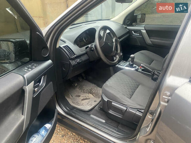 Серый Ленд Ровер Фрилендер, объемом двигателя 2.2 л и пробегом 210 тыс. км за 8000 $, фото 17 на Automoto.ua