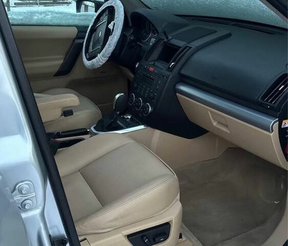 Серый Ленд Ровер Фрилендер, объемом двигателя 2.2 л и пробегом 200 тыс. км за 5600 $, фото 5 на Automoto.ua